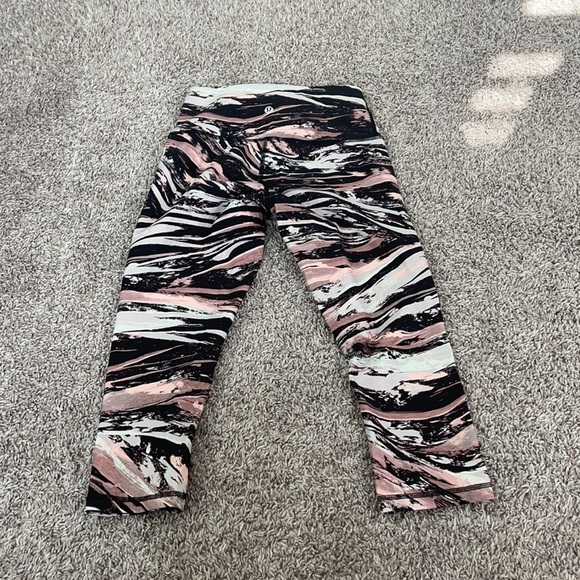 Lululemon Swift Speed High-Rise Crop 18" - Picture 2 of 4